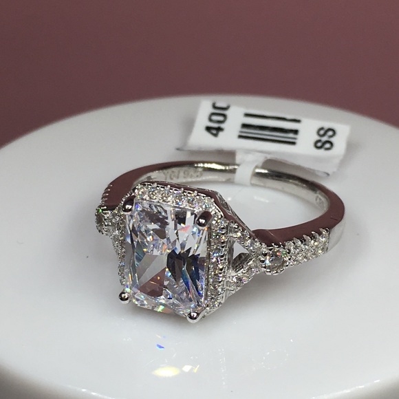 18k white gold diamond ring cushion halo wedding - Picture 4 of 8